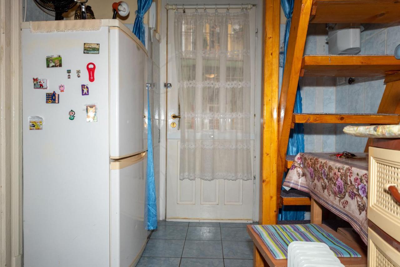 Gazde/Camere de închiriat Budapest Central Apartment *